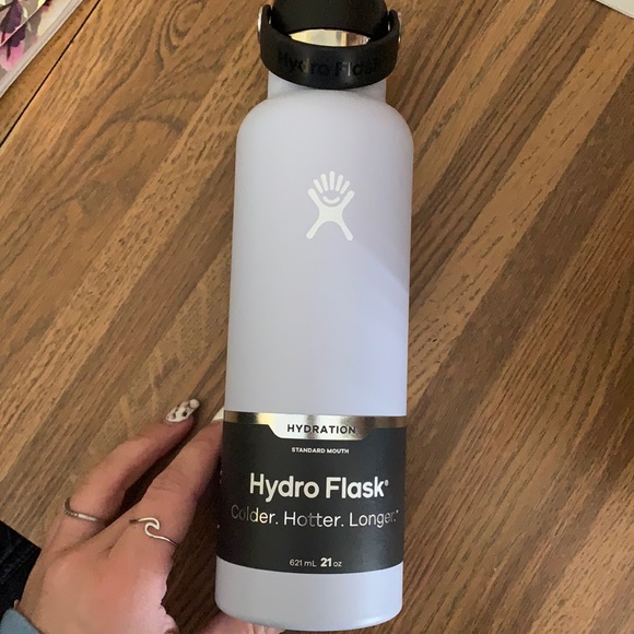 Brand new hydro flask - Picture 2 of 5